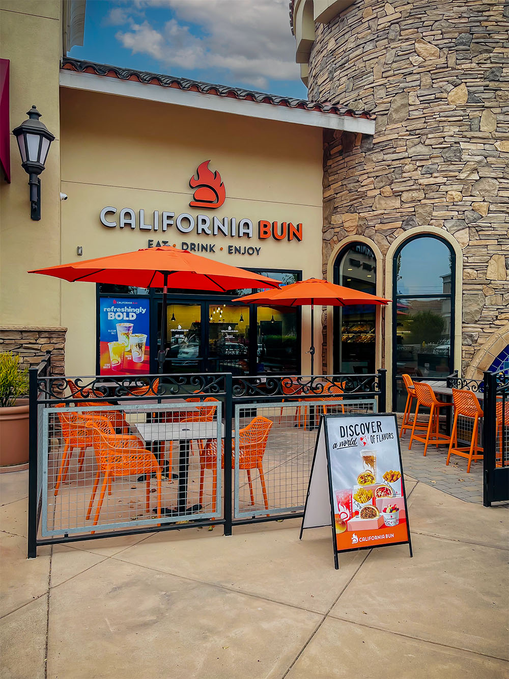 Outdoor seating at California Bun restaurant in Moorpark